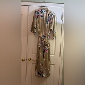 Kimono Robe (one size fits like a L) Absolutely Beautiful! Make an offer!